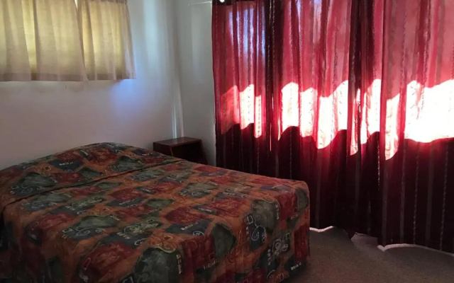 Oakridge Motel Tourist Park