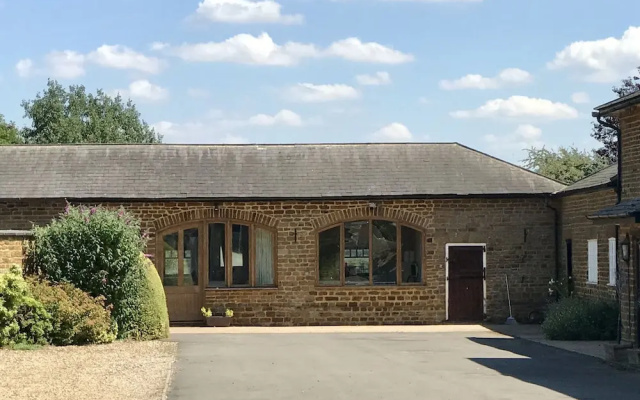 Beautiful 2 Bedroom Barn in Towcester Northants