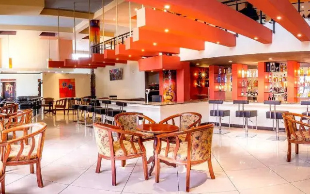 Platinum Hotel