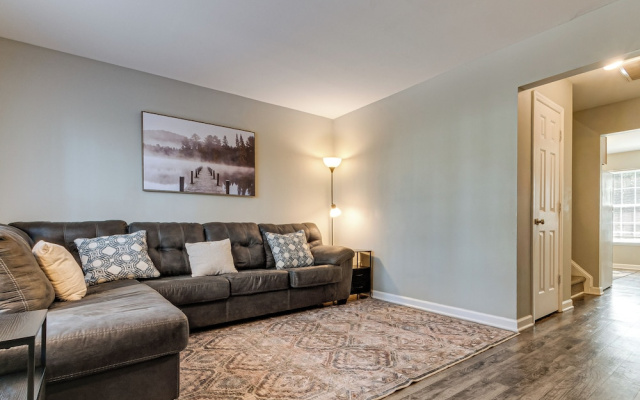 2 Mi to Lenovo Center: Dog-friendly Getaway