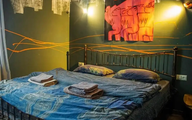 Korte Hotel Sleeps 14 With Courtyard
