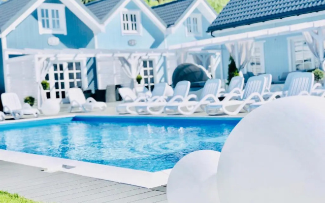 BALTIC FAMILY cottages Swimming pool Kids Club Bicycles