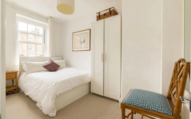 Well-located 2-bedroom Flat in Chelsea