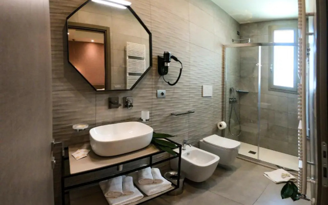 11 Catalani Rooms