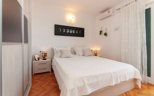 Apartments Blazenka