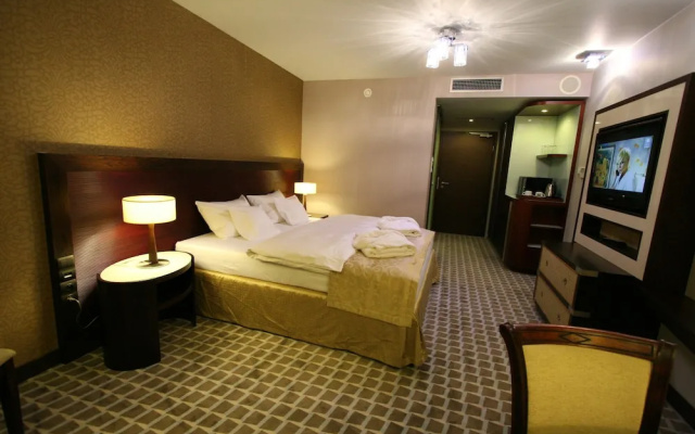 Apartament 214 w Marine Hotel