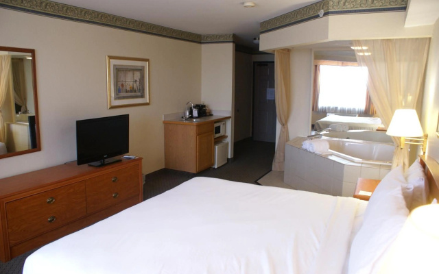 Country Inn & Suites by Radisson, Lansing, MI