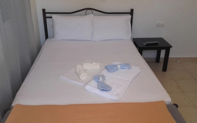 Iros Sea View Apartments