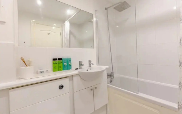 Stunning 2 Bedroom Apartment in the Heart of Westminster