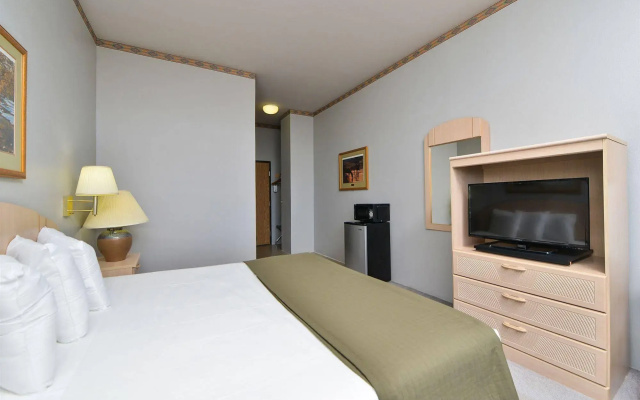 Econo Lodge Inn & Suites Jackpot near Casino