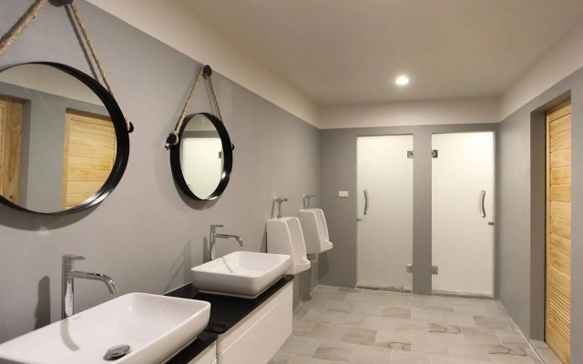 Lupta Hostel Patong Hideaway