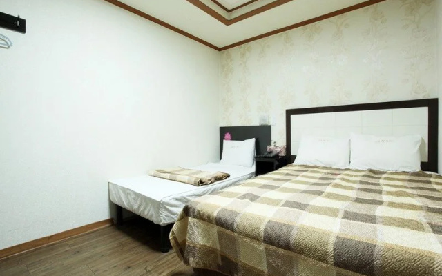 Goodstay a Plus Hotel