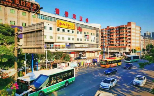 Guangzhou Treasure Holiday Hotel (Panyu Shiqiao Branch)