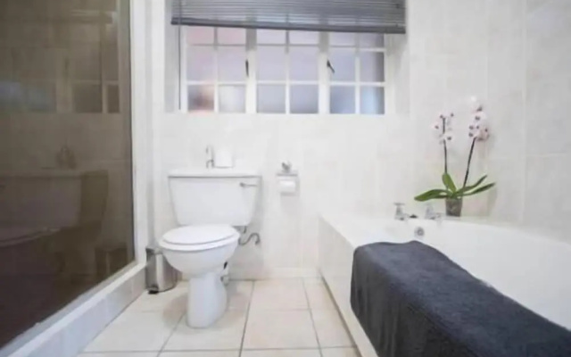 Plattekloof Views - Adults Only