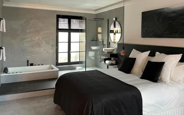 Ennéa - Jacuzzi & Luxury Suites