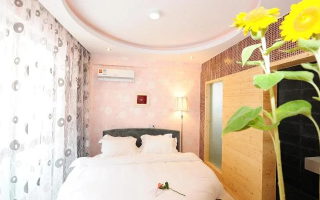 V. HOME Inn (Yangshuo West Street Branch)