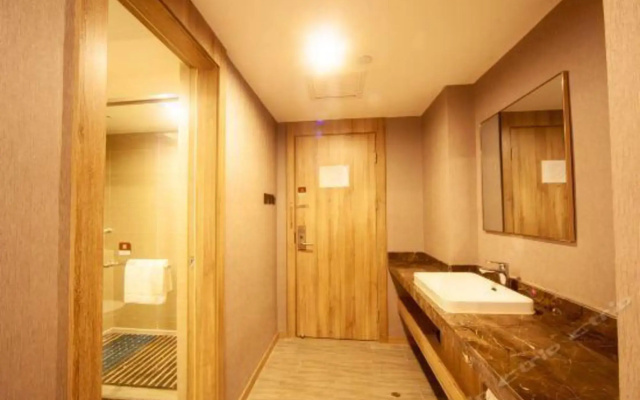 JUN hotels