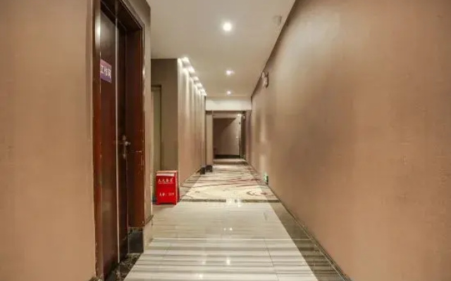 Guangzhou Jiulong Hotel (Qinglong South Street)