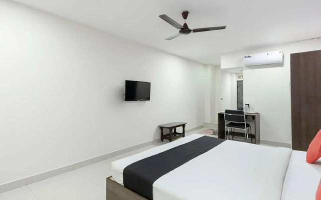 Sri Sai Suites by OYO Rooms