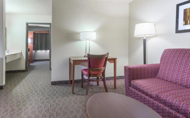 AmericInn by Wyndham Baldwin