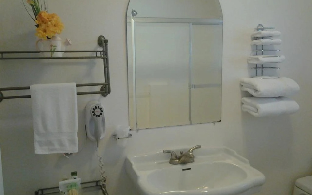 Maple Leaf Motel