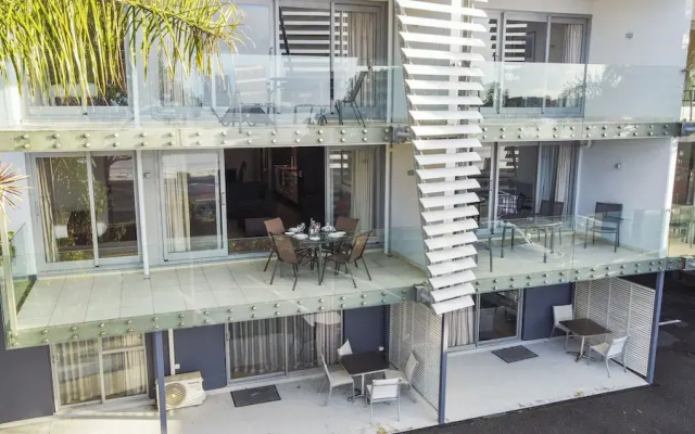Paihia Beach Front 2 bedroom Apartment