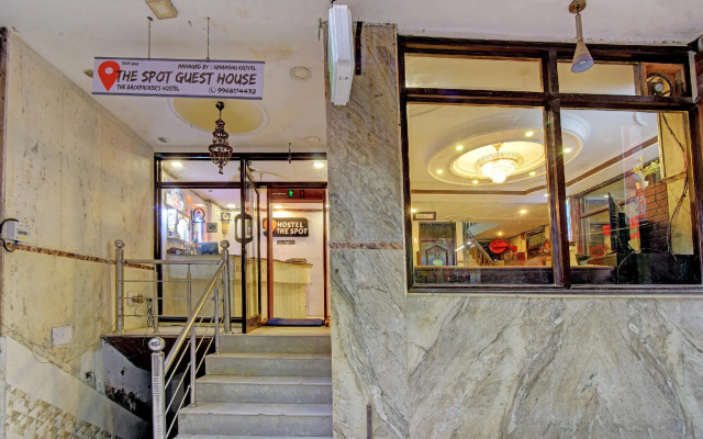 OYO 2064 Hotel The Spot