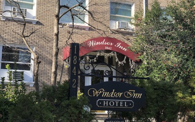 Windsor Inn Hotel вид на фасад