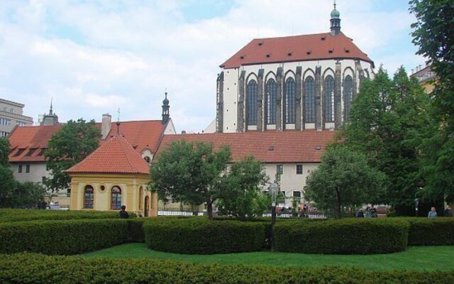 Отель Prague Palace вид на фасад