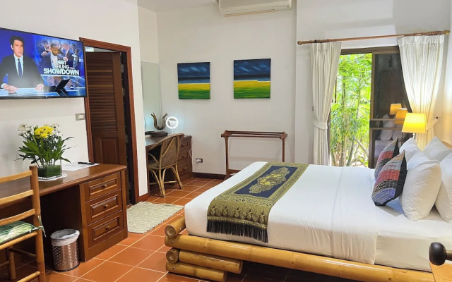 Luxury Four Bed Villa Jasmine, Infinity Pool, Full Staff , Chef and Breakfasts