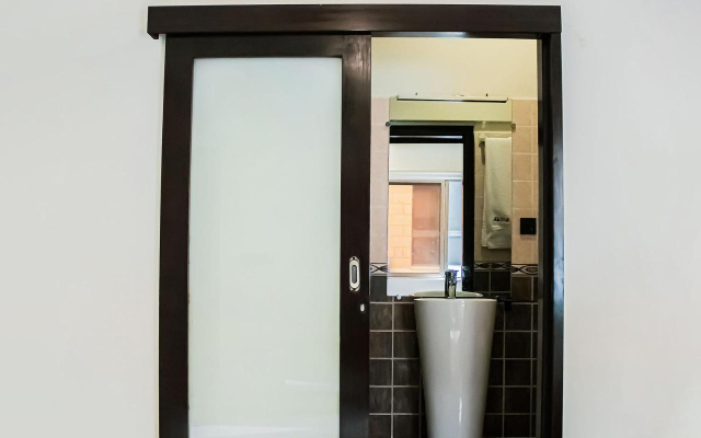Ktown Rooms 002, shahrah-e-faisal