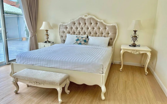 5 Bedrooms Villa 5 min Walk to Bangtao Beach