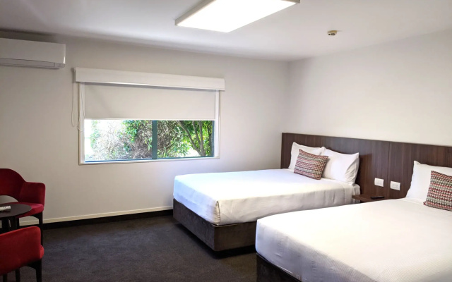 JetPark Hotel Hamilton Airport