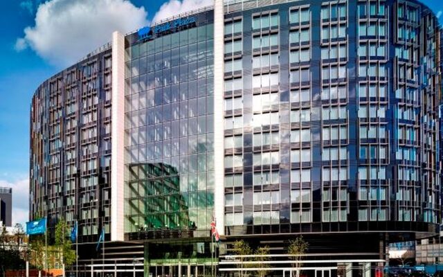 Отель Park Plaza Westminster Bridge London вид на фасад