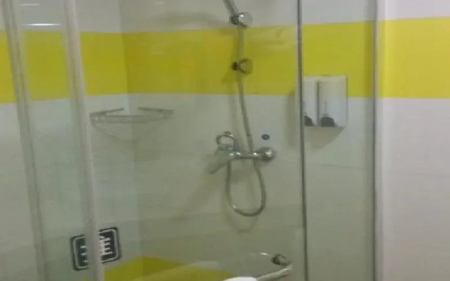 7 Days Inn Qingdao Huangdao Lianghe Road Bathing Beach