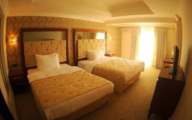 Отель Asia Royal Suite комната для гостей