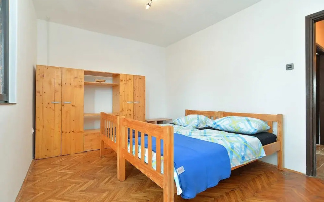 Apartment 1700