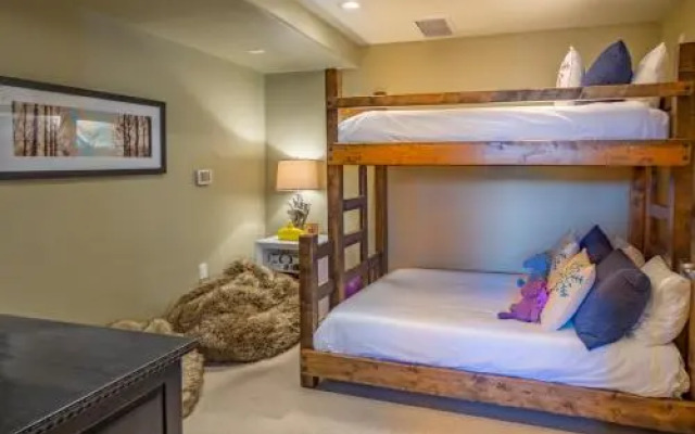 Edgemont 2704 - Luxury Ski-in Ski-out Condo