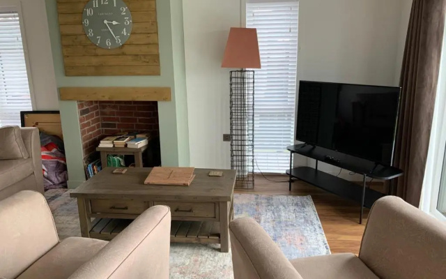 Edge of Padstow, 2 Bedroom Luxury Lodge
