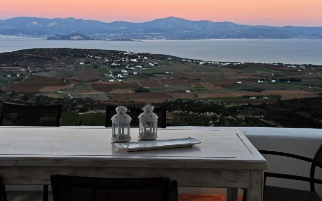 Exquisite villa for 10 with pool, helipad by VillaRentalsgr