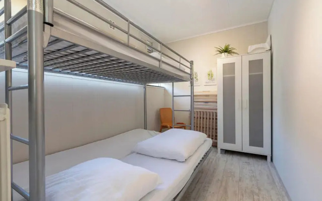 Bungalow in Sint Maartenszee Near Beach