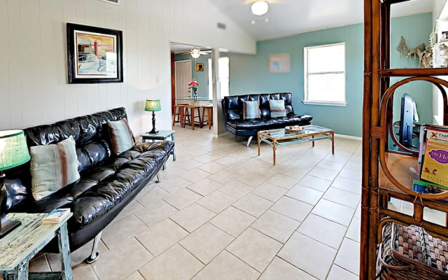 Loki Upper - One Bedroom Bungalow
