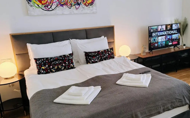 S15 Studio Apartment Zagreb Croatia-free Parking