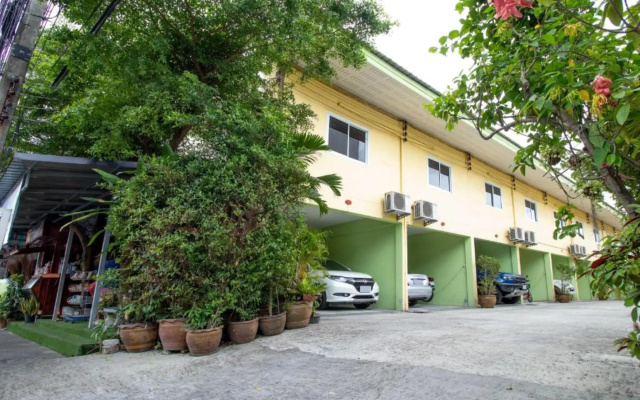 Tonrak Apartment