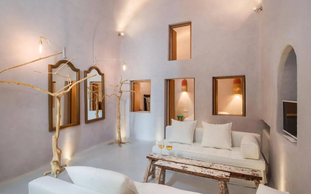 Ammos Oia Mansion