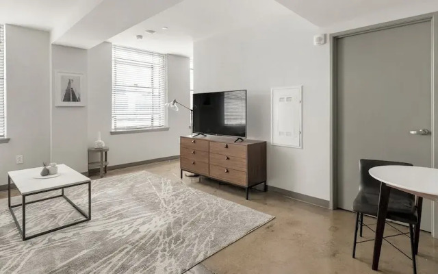 Birmingham Business District Apartments by Landing