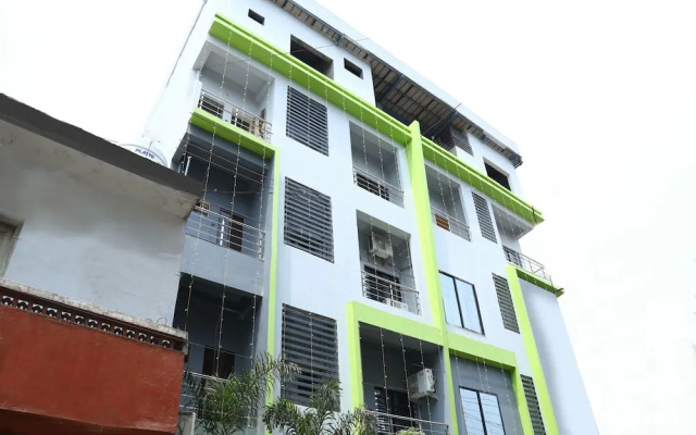 OYO 10781 Parashar Legacy