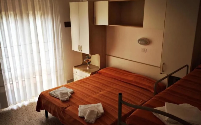 Lively Hotel