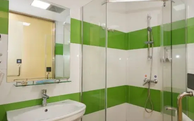7Days Inn Chain Hotel (Hangzhou Wanda Square Xiangyuan Road Subway Station)