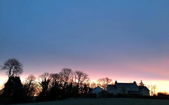 Dan y Graig Barn, Carmarthen